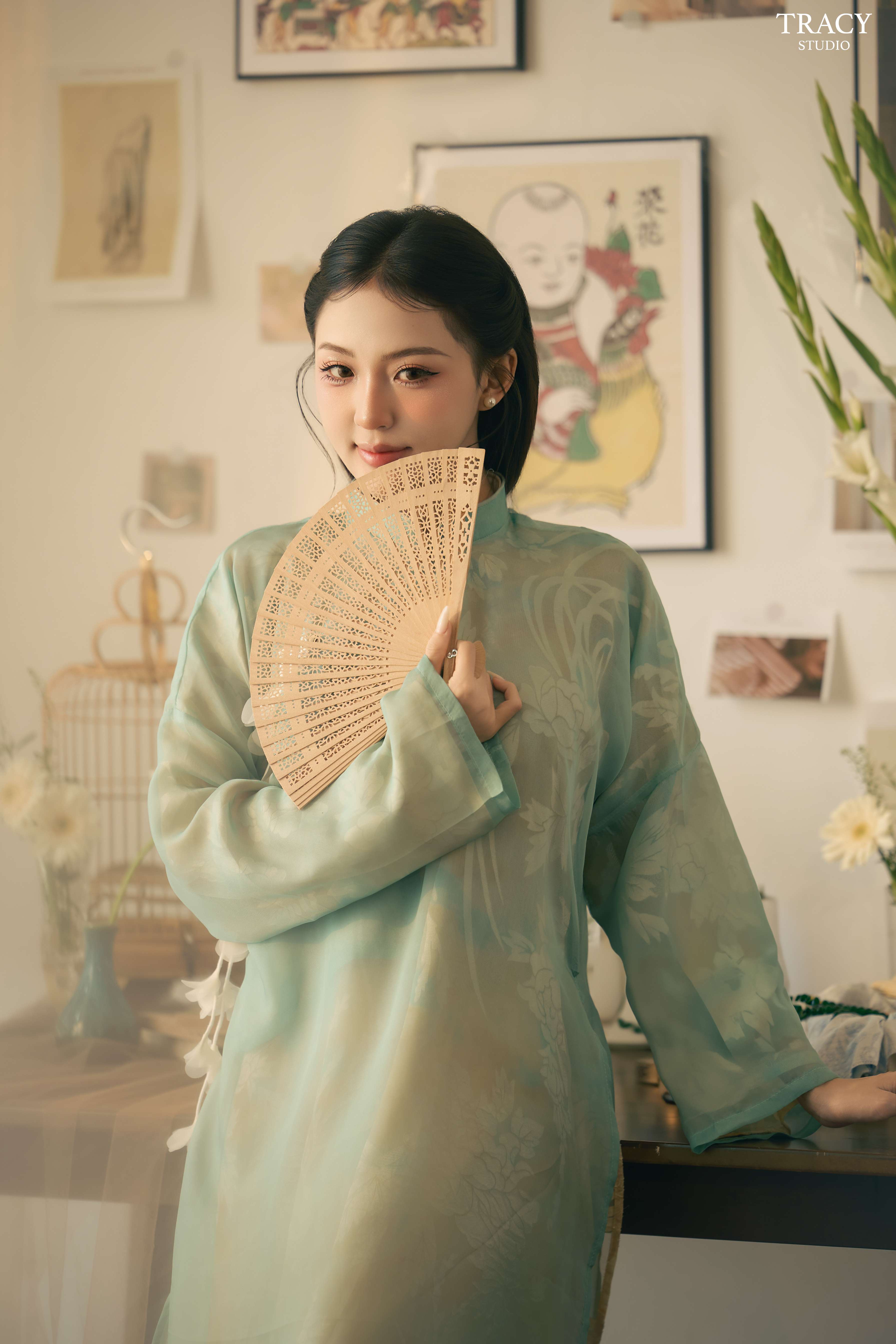 frontend/img/gallery/anh-tet-yem-ao-dai/tracy-studio-chup-concept-tet-du-duong (4).jpg